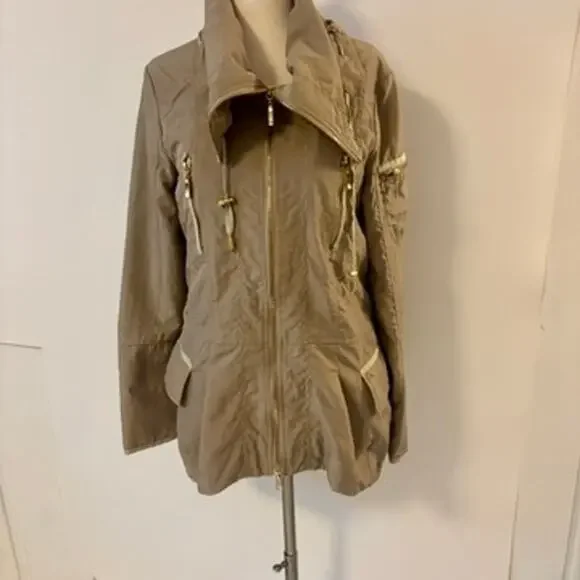 Venezia Milano Tan Rain Jacket with Zipper Pockets Gold Hardware - Picture 4 of 14